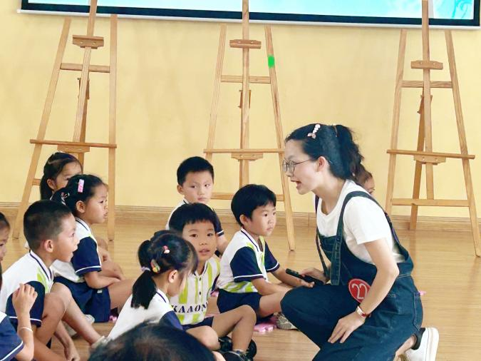 韦志红名师工作室成员参加北海市幼儿园教师基本功比赛活动