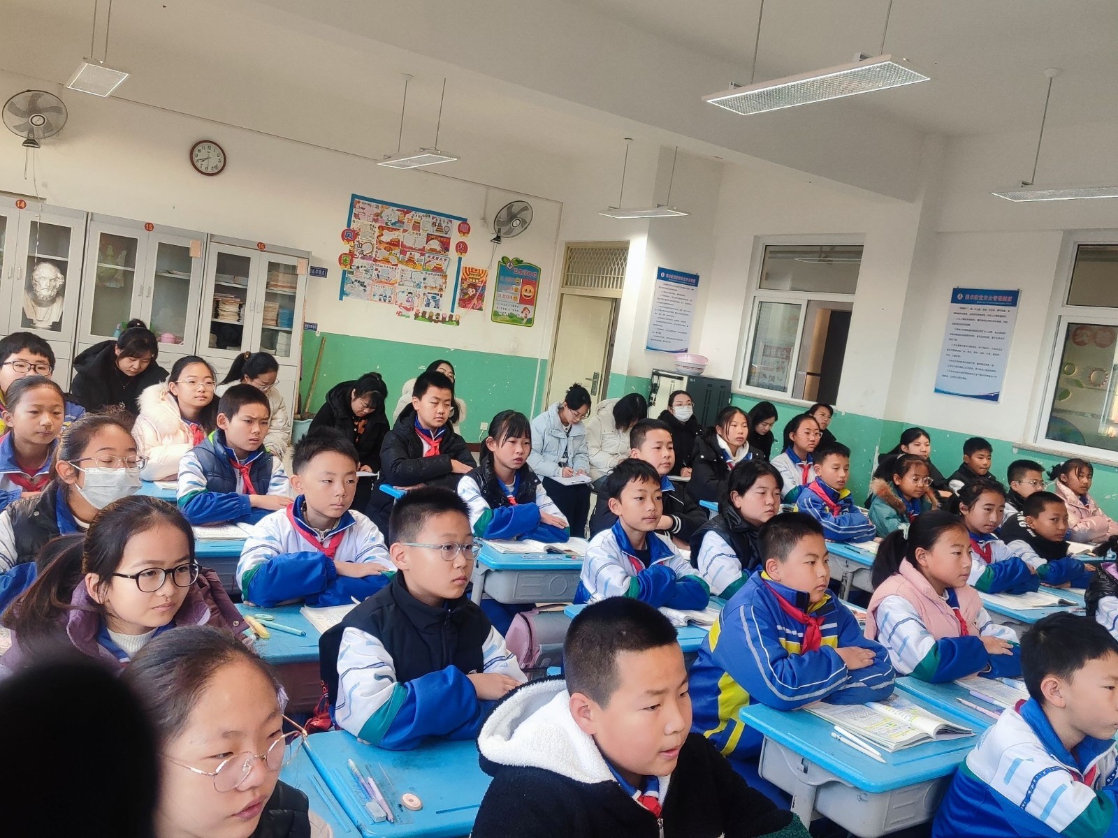 工作室成员第一次听课评课活动照片