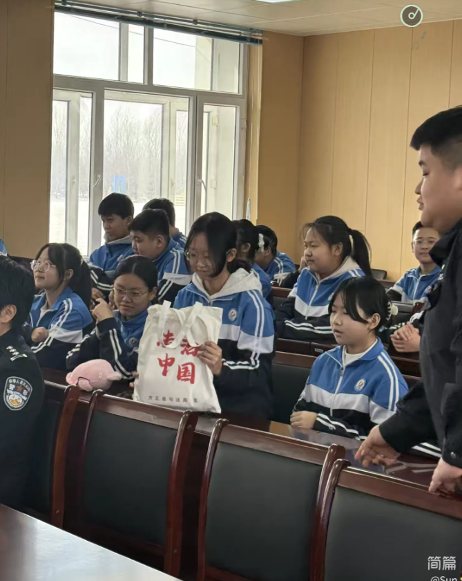 fa8c692ae7b6e043a12be8c2589563f5.png fa8c692ae7b6e043a12be8c2589563f5.png